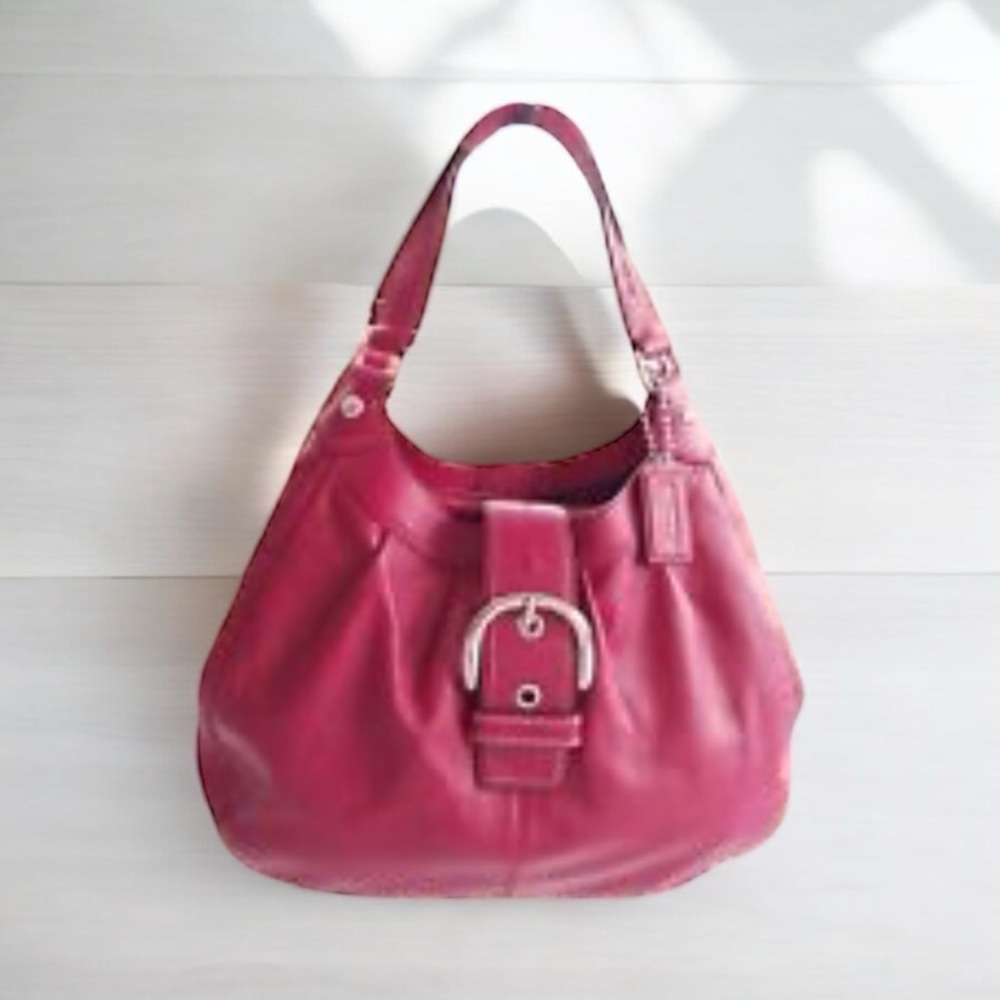 Elegant Coach Red Leather Hobo Shoulder Bag